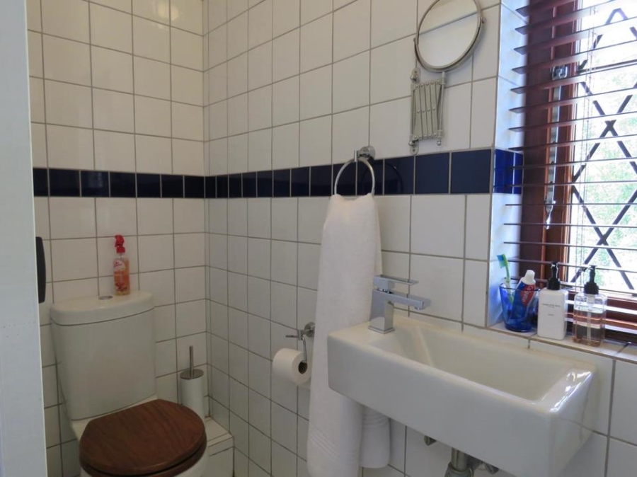 To Let 1 Bedroom Property for Rent in Rondebosch Western Cape